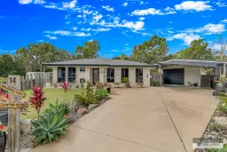 14 Castle Court, Moore Park Beach