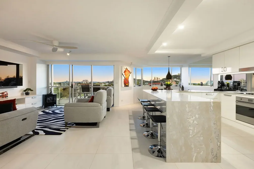 Coolangatta 2房  POINTS NORTH - Calling All Investors & Downsizers - Act Fast!