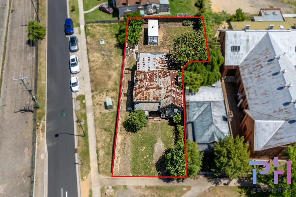 Bendigo 3غرفة نوم YOU'RE BUYING THE LOCATION - 606m2 SCOPE FOR RESIDENTIAL OR COMMERICAL USE