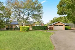 1 BORONIA CL, Aberglasslyn