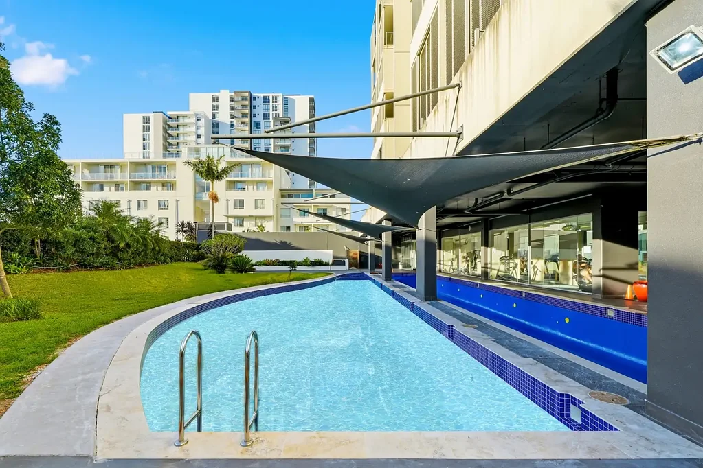 Spacious One-Bedroom Apartment – Opposite Rhodes Central