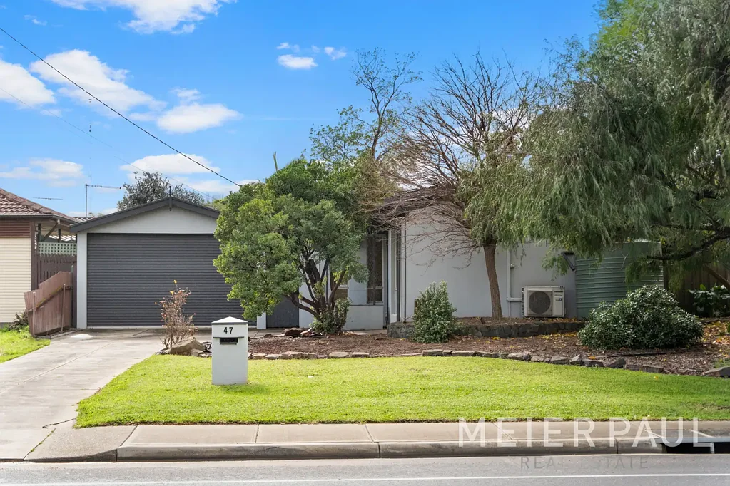 Morphett Vale 3ਬੈੱਡਰੂਮ Family home on 698sqm  – Move in, Invest, Renovate, or Subdivide (STCC)!