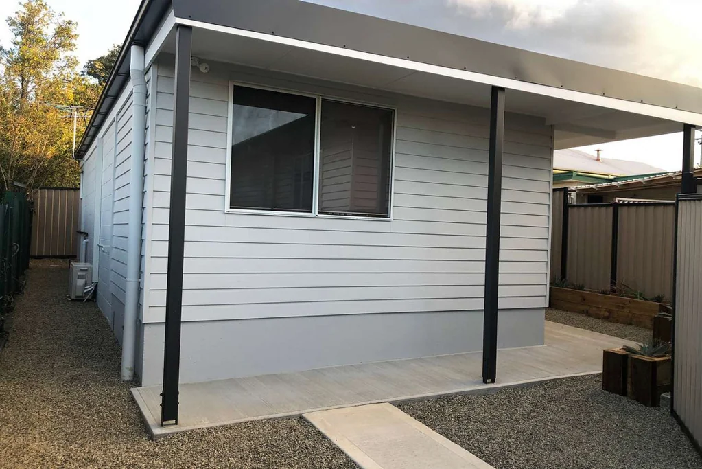 Beautifully presented Freestanding 1 Bedroom Unit