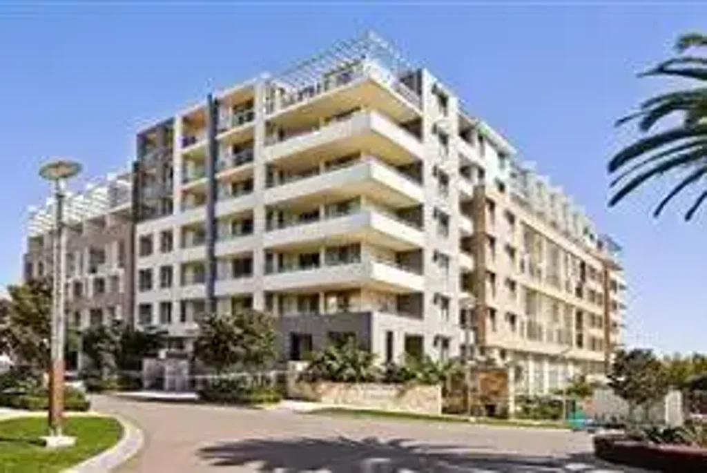 One-Bedroom Apartment in the Heart of Wentworth Point