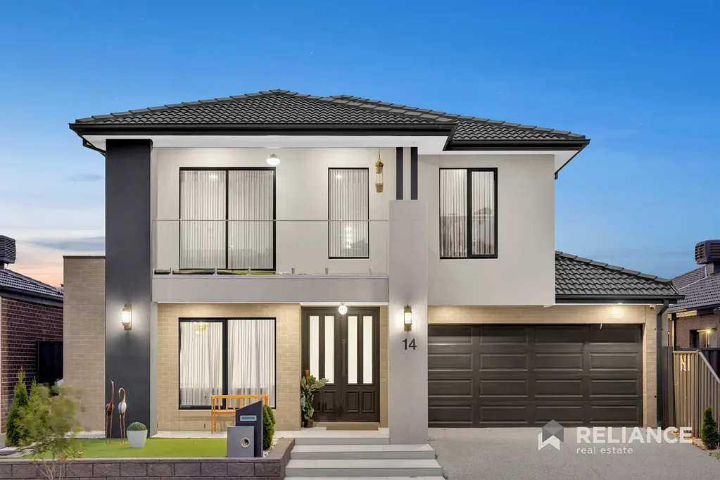 Tarneit 5غرفة نوم EAST Facing Architectural Masterpiece in Newgate Estate with a massive void and a downstairs Master Bedroom!