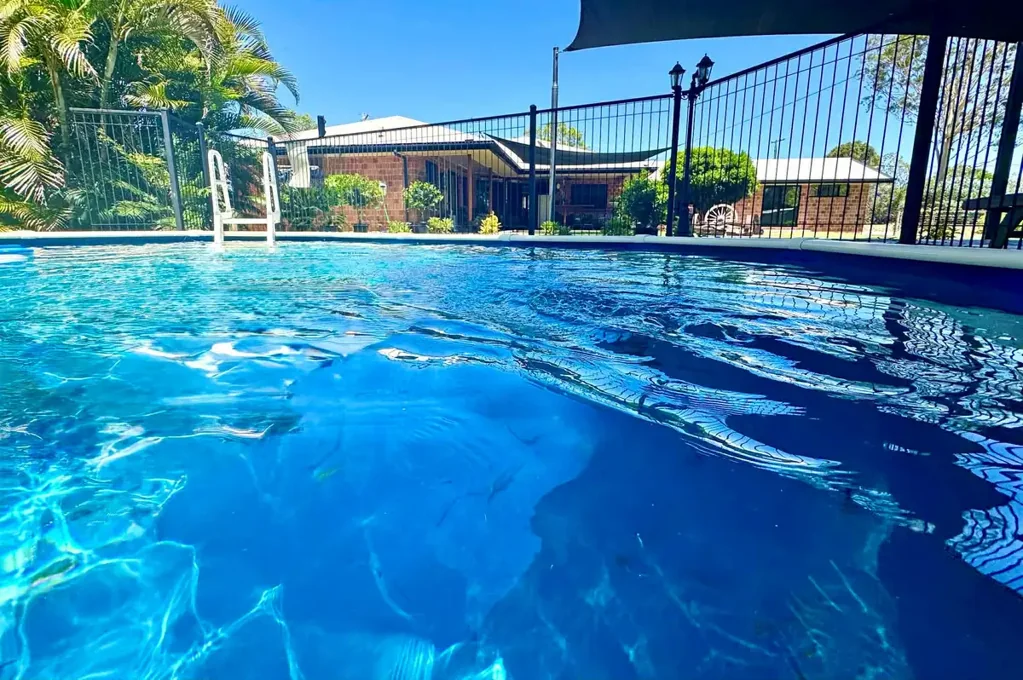 Tannum Sands 5침실 Run Your Business From Home Office and Separate Living for the Grandparents