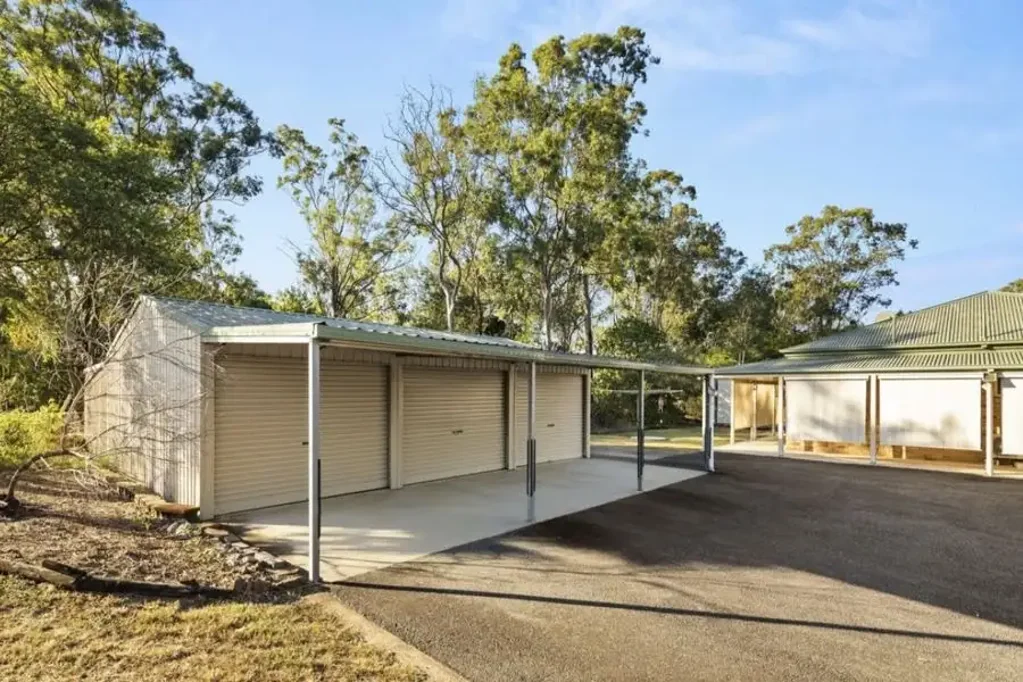 Beautiful Acreage Family Home!