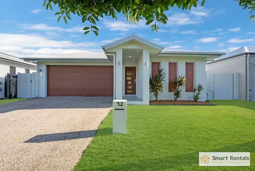 Modern Family Living in Golf Course Community