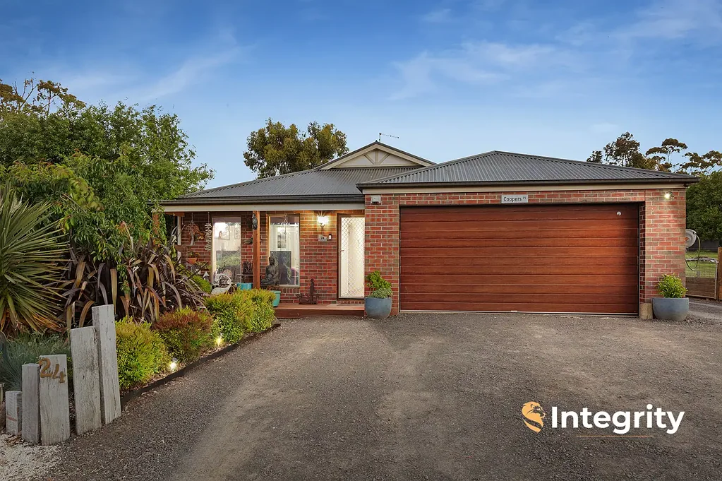 24 Robertson Road, Kinglake, VIC 3763