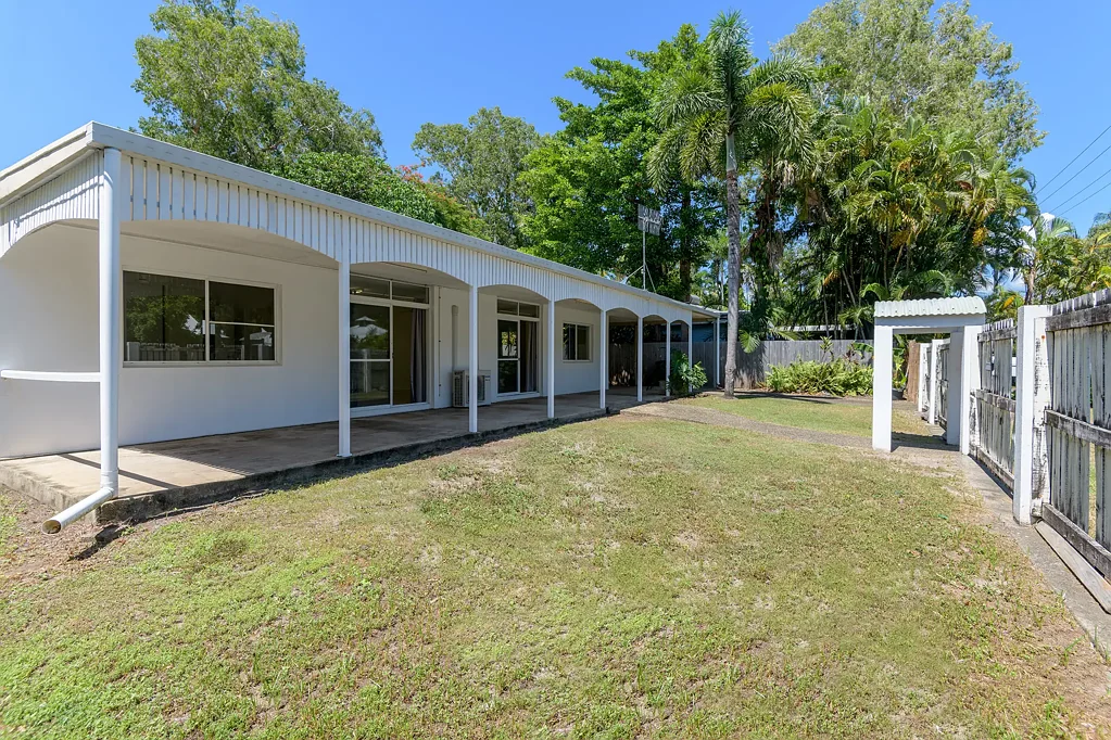 9 Sorrento Crescent, Port Douglas, QLD 4877