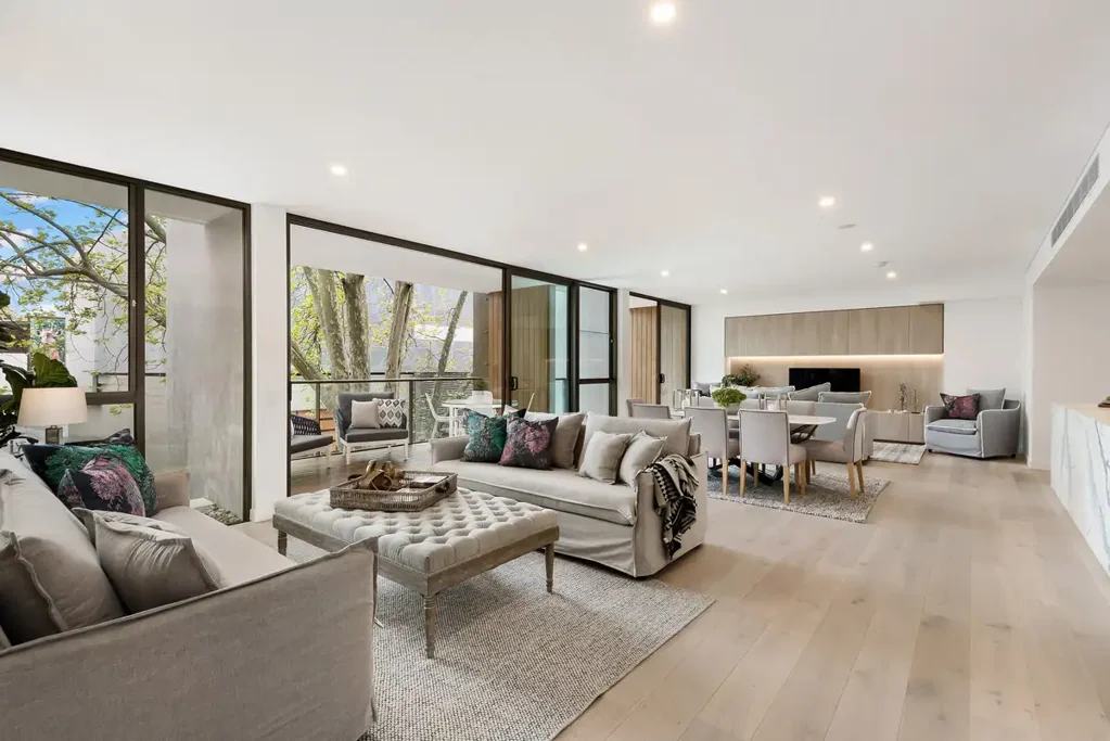 BEAUTIFULLY DESIGNED, HOUSE SIZED APARTMENT IN THE HEART OF DOUBLE BAY