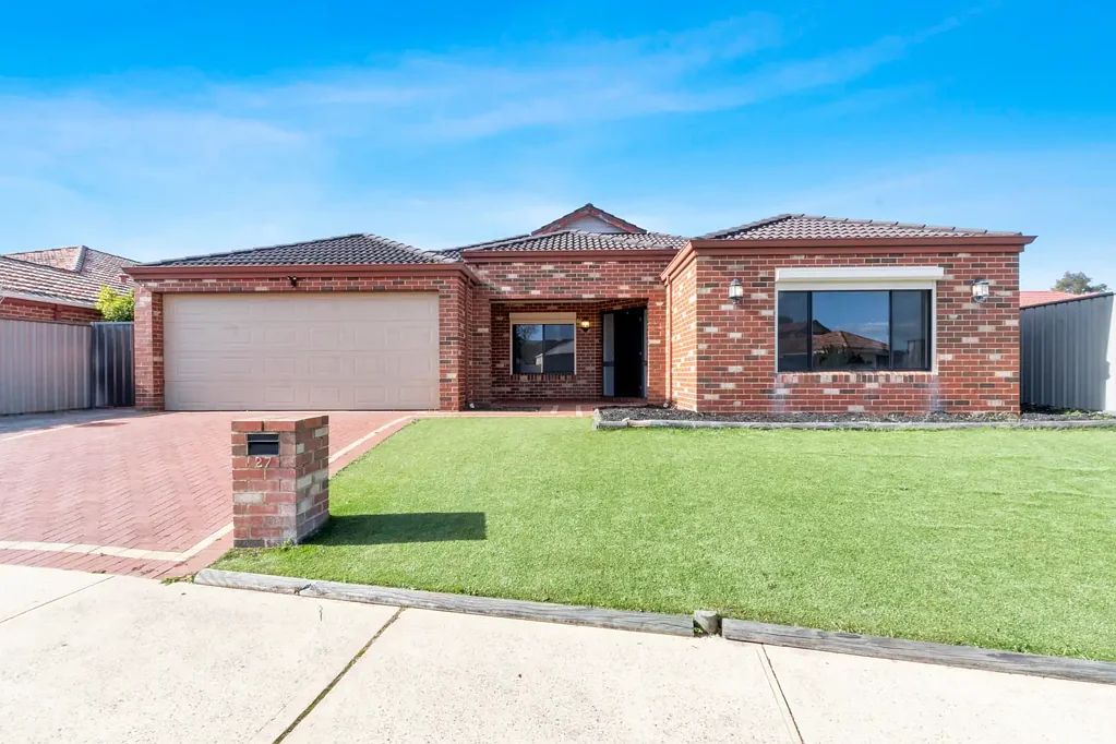 Baldivis 4房  SPACIOUS FAMILY HOME ON A LARGE 612sqm BLOCK WITH SIDE ACCESS!