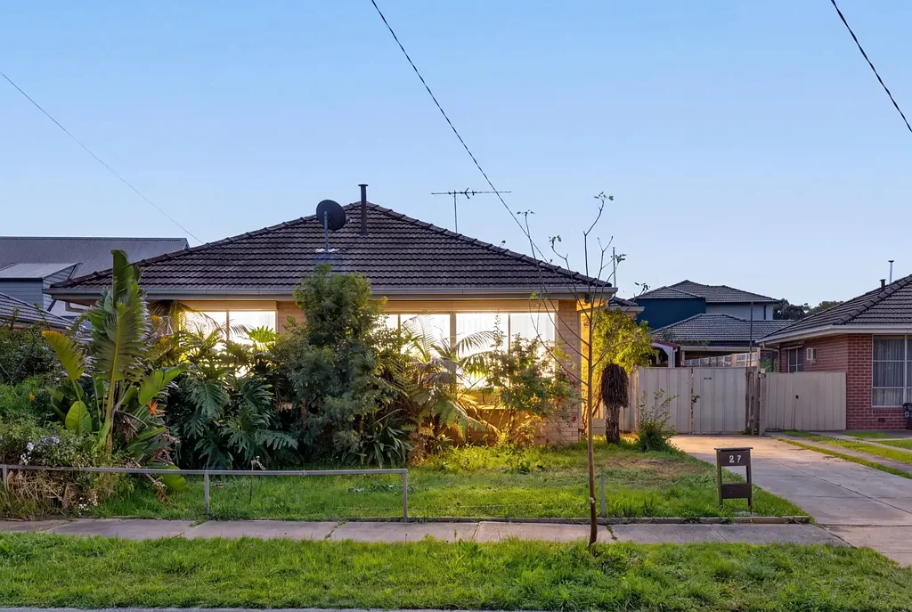 Laverton 3Kwarto Solid Foundations, Generous Land and a Granny Flat Bonus