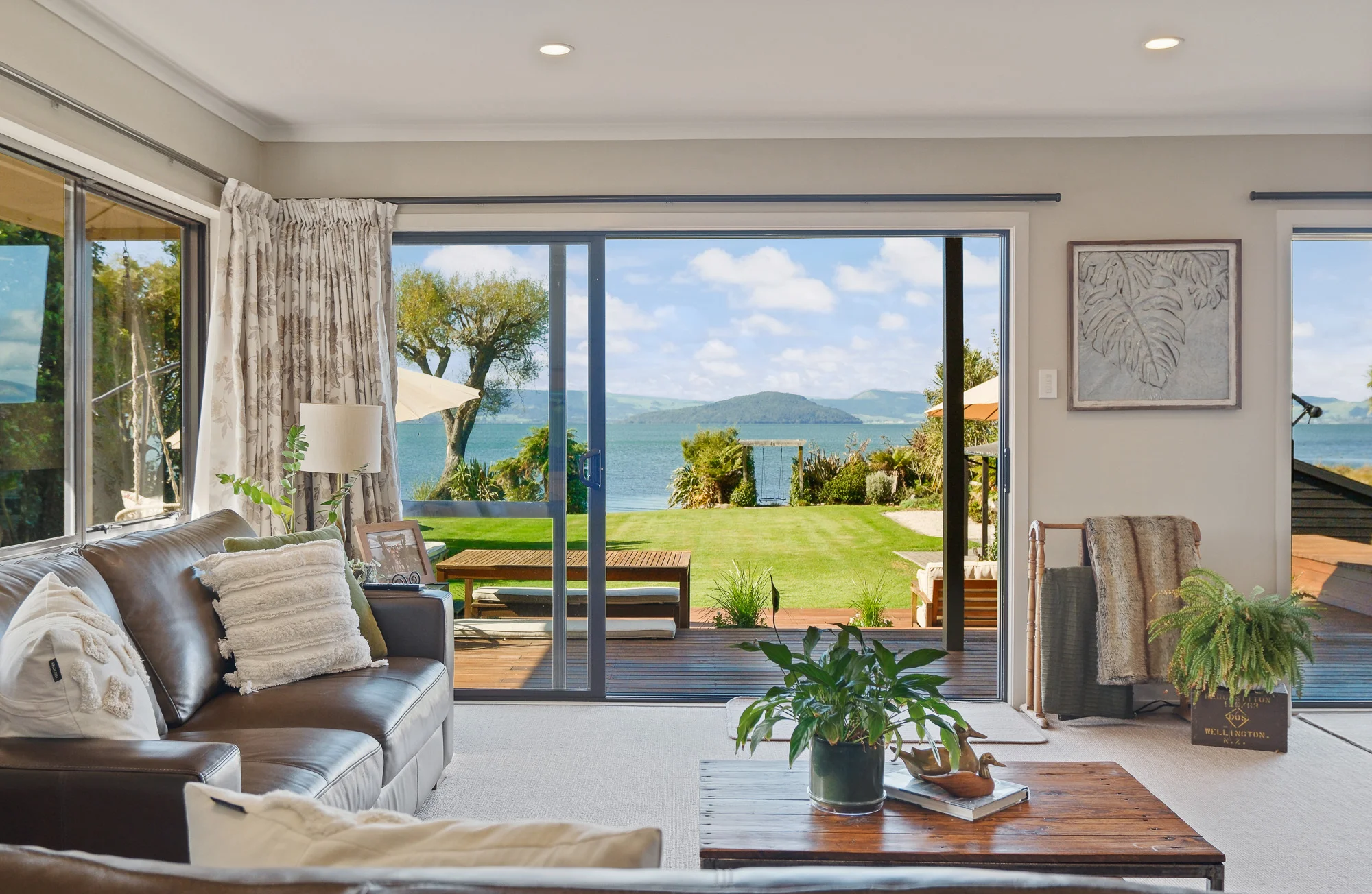 Ngongotaha 4房 Rare Lawn to Lake Property