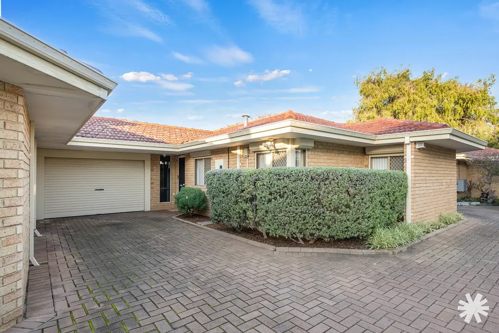 Victoria Park 3ਬੈੱਡਰੂਮ MOVE IN READY VILLA WITH NO STRATA LEVIES IN THE HEART OF VICTORIA PARK