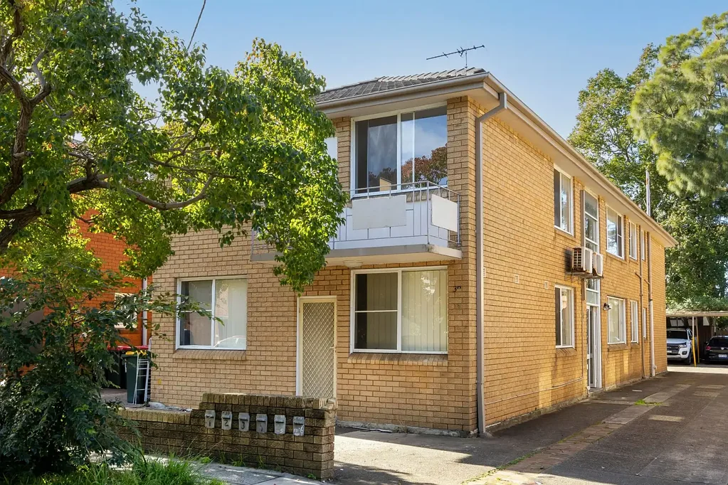 Two Bedroom Apartment with Parking