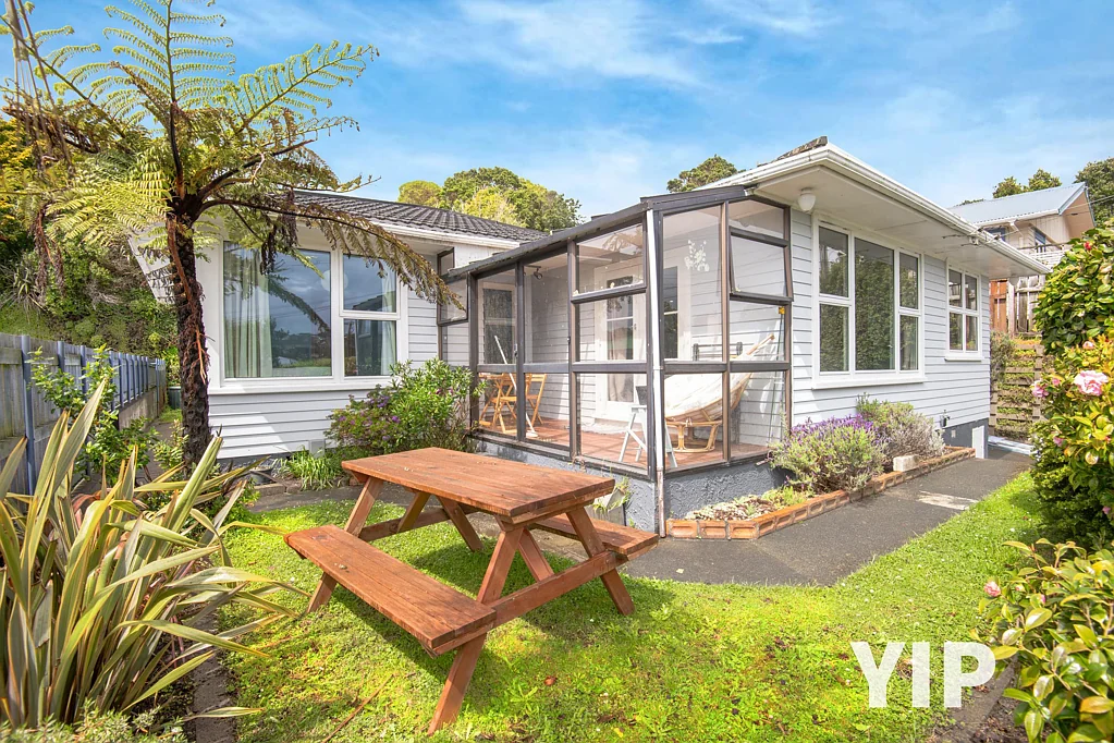 7 Catherine Crescent, Paparangi, Wellington