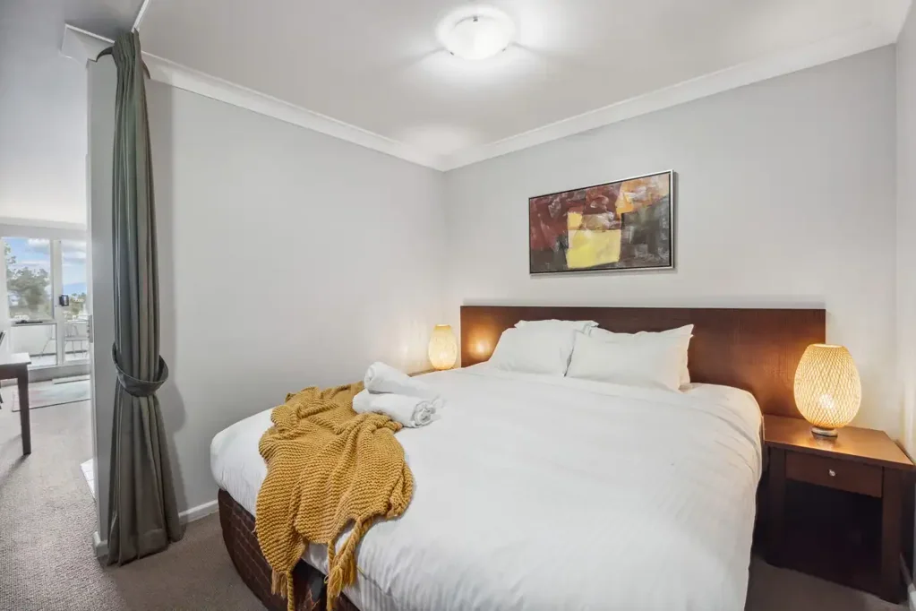 Summer Lease - $350/week Including Electricity & Water
