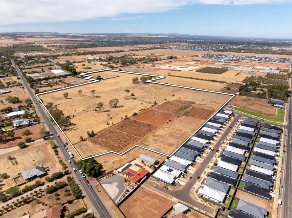 Munno Para Downs UNDER CONTRACT BY DAVID WASHINGTON