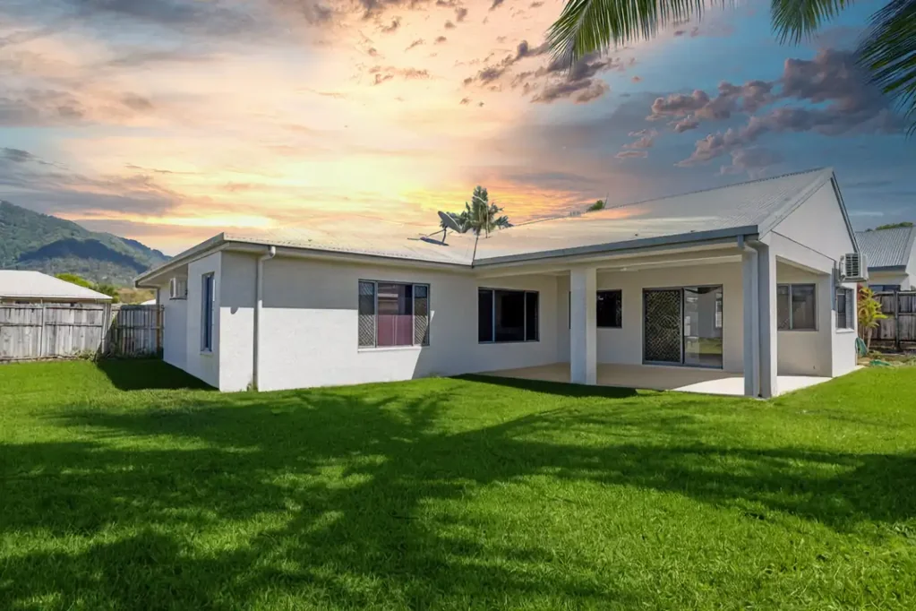 4 Guiness Close, White Rock, QLD 4868