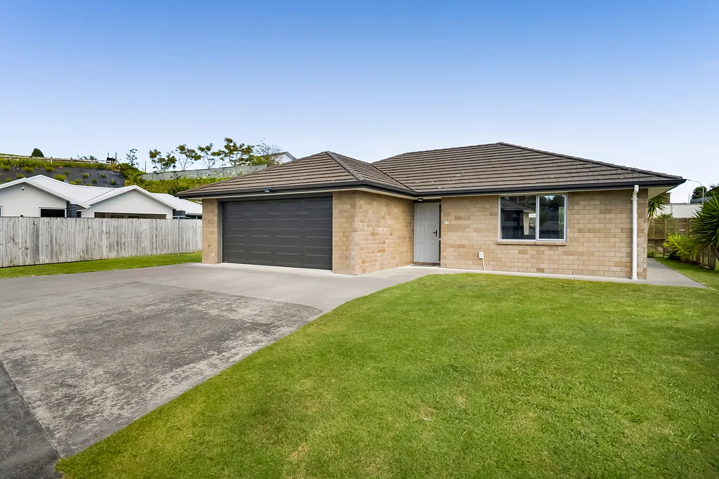 17 Heta Road, Highlands Park, New Plymouth, Taranaki