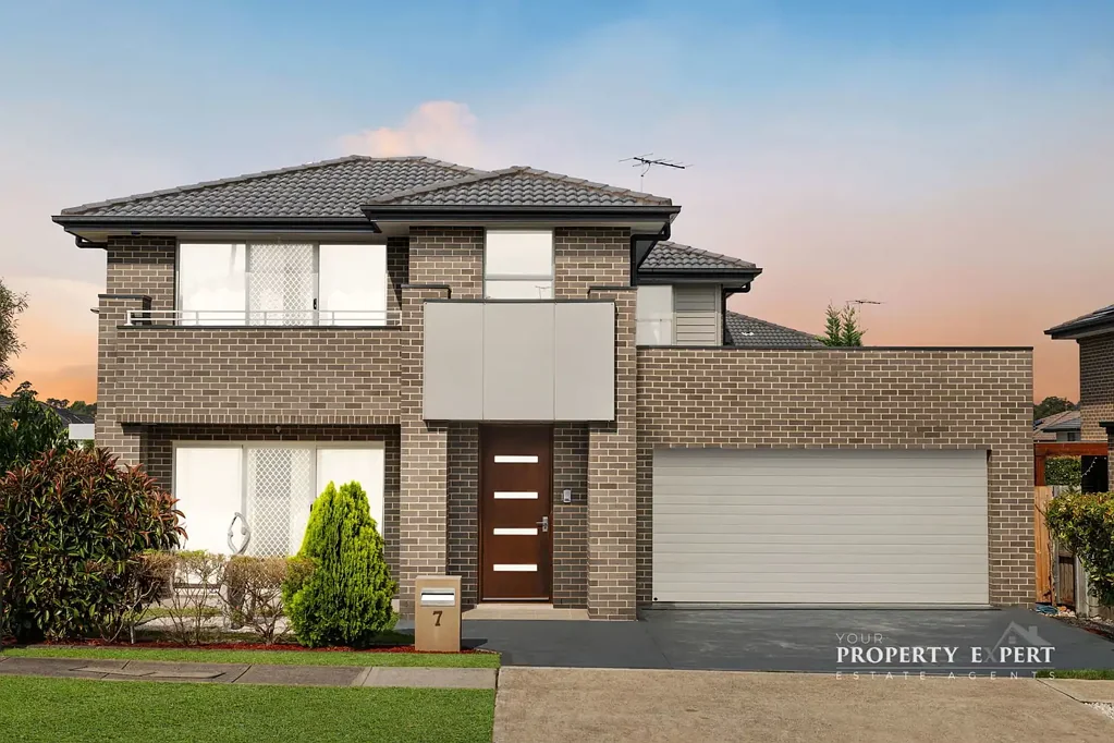 North Kellyville 6غرفة نوم Spacious Family Home & Free Standing Granny Flat  In Prime Location