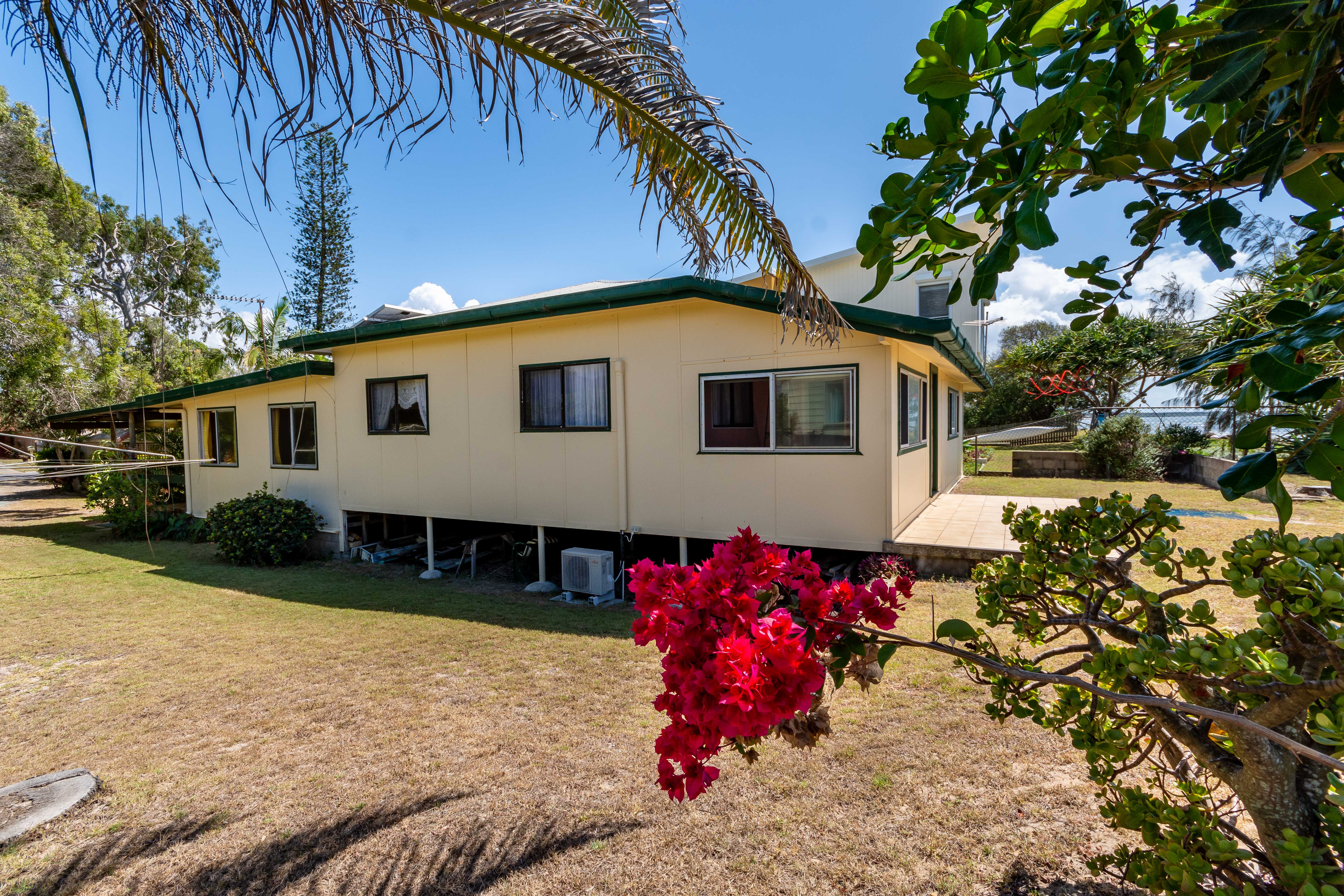 77 BIGGS AV, BEACHMERE QLD 4510, 0 Bedrooms, 0 Bathrooms, House