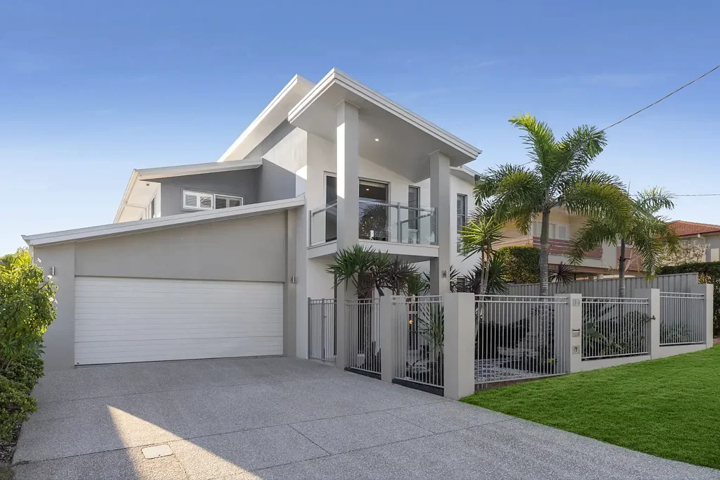 Tarragindi 5部屋 EMBRACE AN ELEGANT LIFESTYLE CHARACTERISED BY SPACE AND SOPHISTICATION.