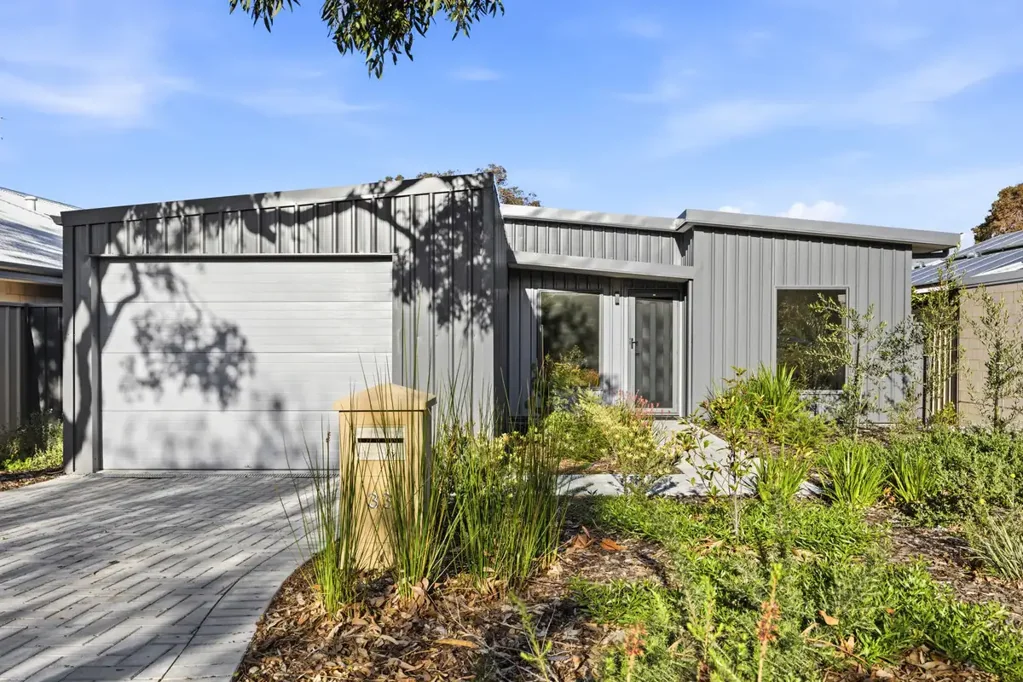 Erskine 3 Bedroom Why: Because lifestyle meets location in this custom designed and newly built abode