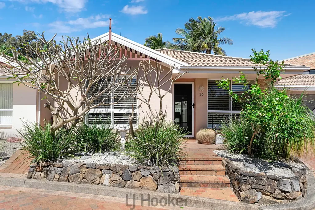 Modern 3-Bedroom Home – Just a Stone's Throw from the Lake!