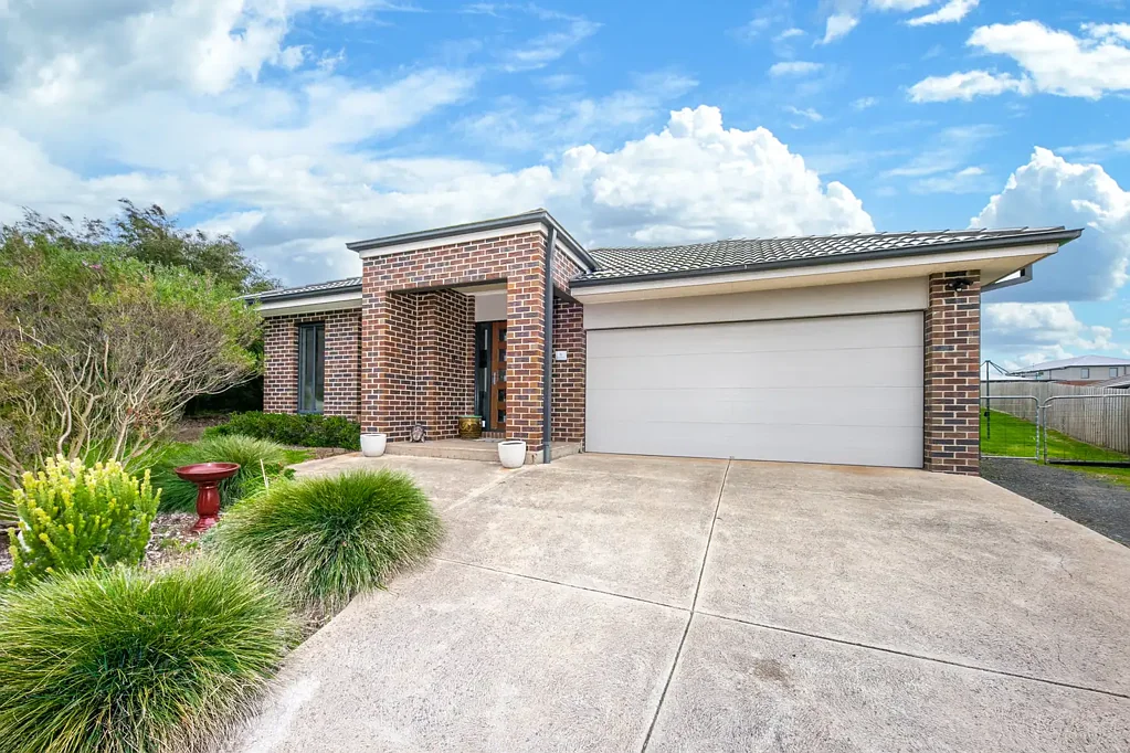 Huge Family Living with Lots of Space!