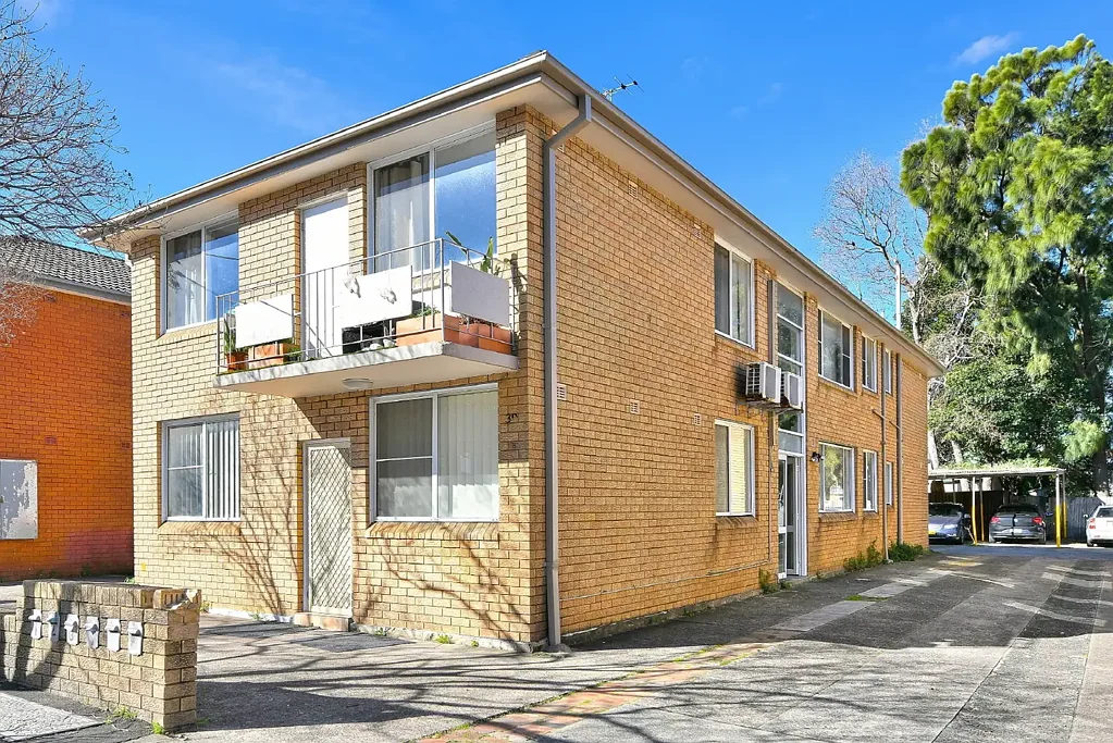 Two Bedroom Apartment with Parking