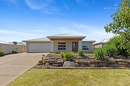 15 Paradise Drive, Gobbagombalin