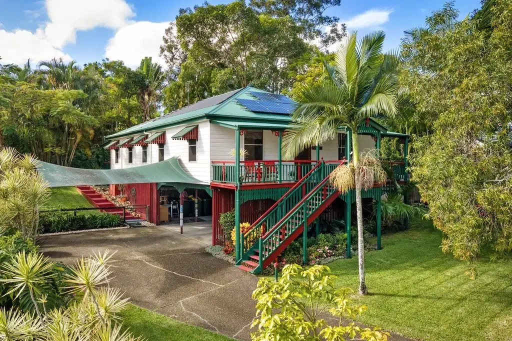 Nerang 3ห้องนอน A Home with Heart | Classic Queenslander Charm in Leafy Nerang
