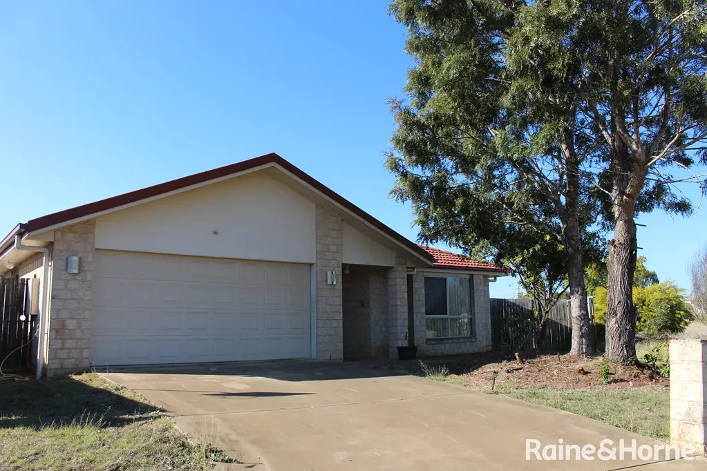 Family home close to Taabinga School