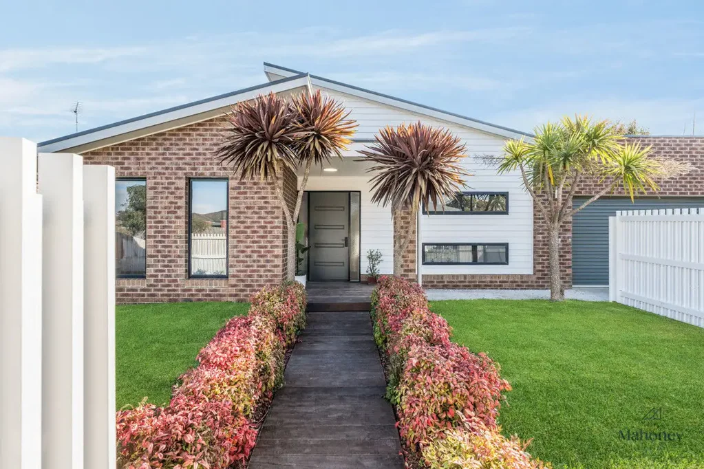 Ocean Grove 4غرفة نوم Immaculate Coastal Home Offering Space, Style and Exceptional Family Living