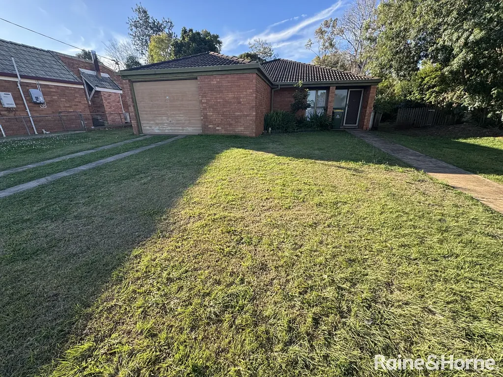Kingaroy 3部屋 1985 Brick, Established