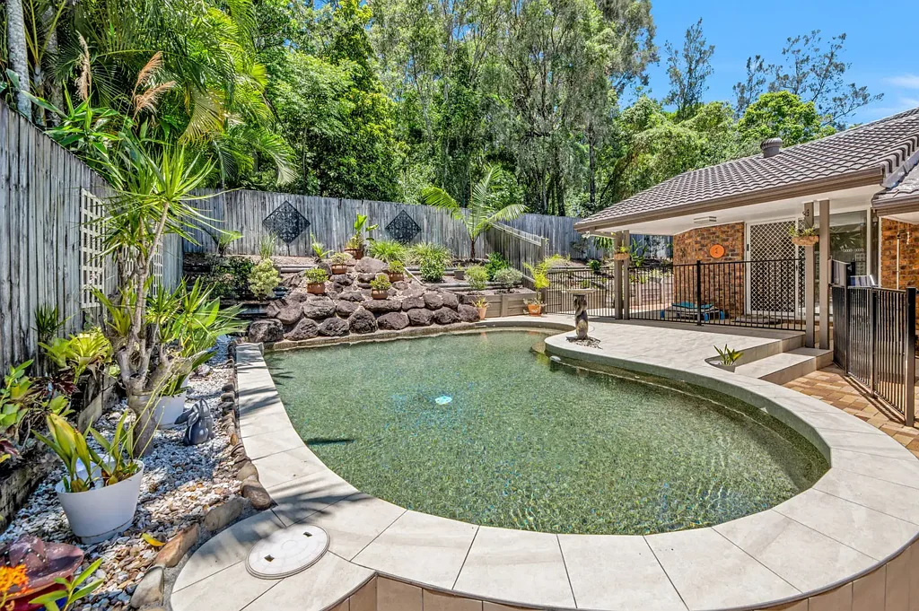 Robina 3Moenga Large family home in the heart of Robina