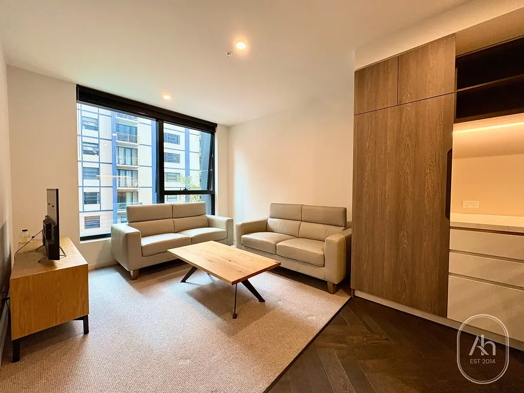 Furnished 2-Bedroom City Apartment in Prime Location