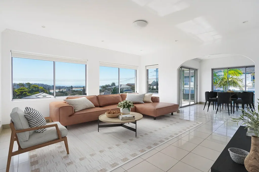 LAVISH, VERSATILE FAMILY HOME WITH OCEAN VIEWS!