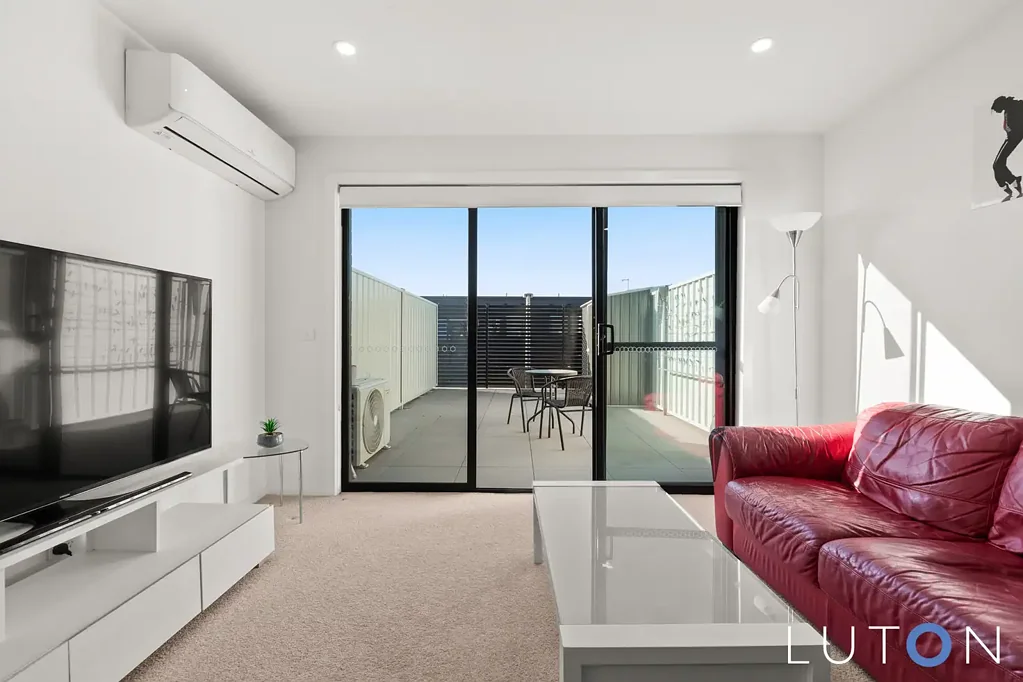 North facing, light filled two-bedroom townhouse