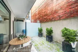 2/17 Macquarie Street, Prahran