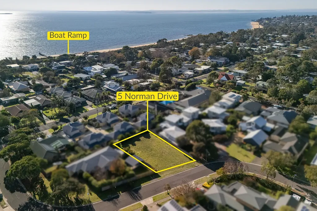 Cowes Prime Land Opportunity Close To the Beach!