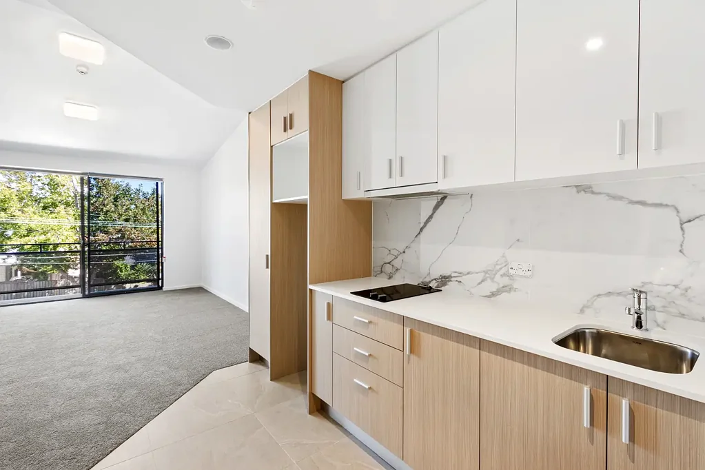 Modern Executive Studio Apartment in Central Forestville