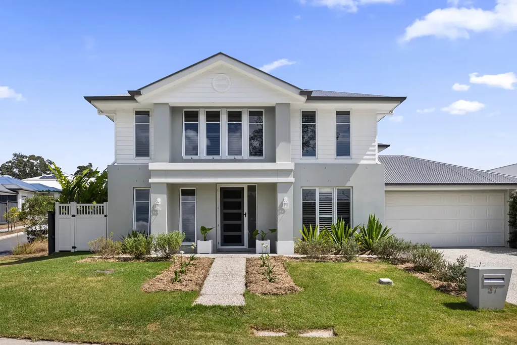 Upper Kedron 4房 汉普顿风格设计 570㎡宽敞地块 高端厨房Smeg灶具 开放式娱乐区 自然走廊旁 宁静家庭社区 Hamptons-Inspired Elegance Surrounded by Nature