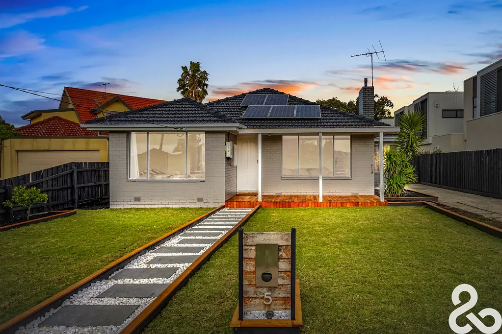 Thomastown 5ਬੈੱਡਰੂਮ Generous Lot With Approved Planning Permit