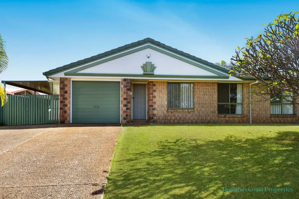 Victoria Point 3 Bedroom DUPLEX WITH A CHOICE OF TWO