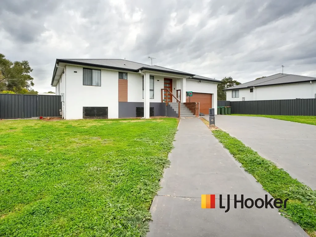 Narromine 4 Bedroom Invest in Tranquility and Modern Comfort!