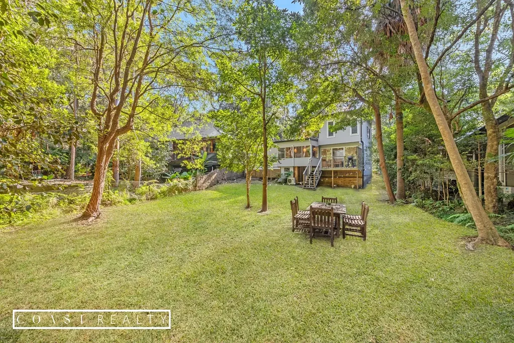 Pearl Beach 3 Bedroom Stylish Coastal Escape in Prime Pearl Beach Location