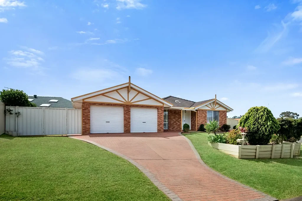 2 Vernon Close, Rosemeadow, NSW 2560